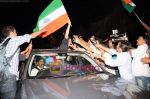 Shahrukh Khan at Ritesh Sidhwani_s party in Bandra on 2nd April 2011 (4).JPG